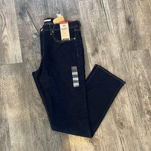 Levi’s 314 Shaping Straight leg size 16W 32L